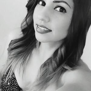 Meet your Posher, Dina